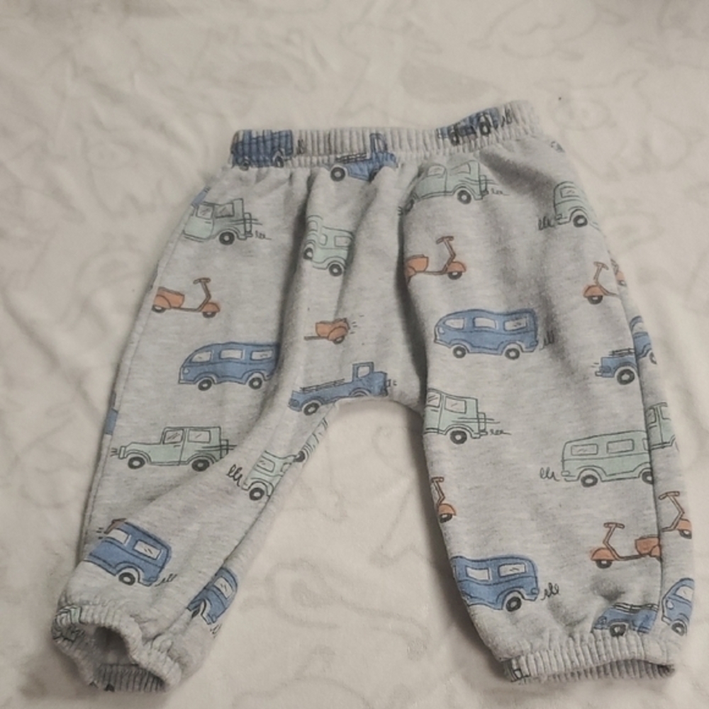 🐻 Garanimals Gray Sweatpants with Vehicle Print